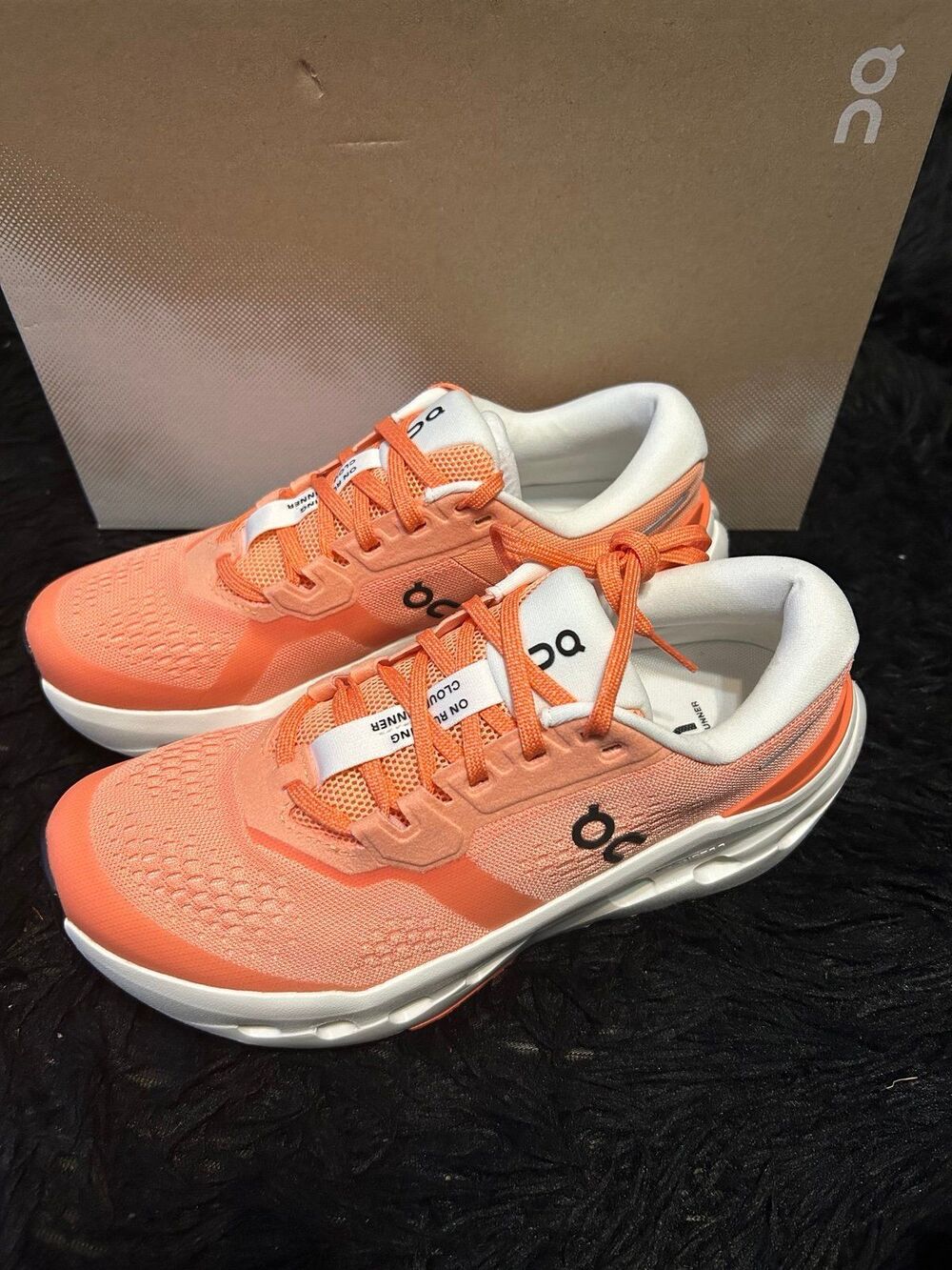 ON CLOUDRUNNER sunstone ivory athletic training running shoes sneakers sz 7 new
